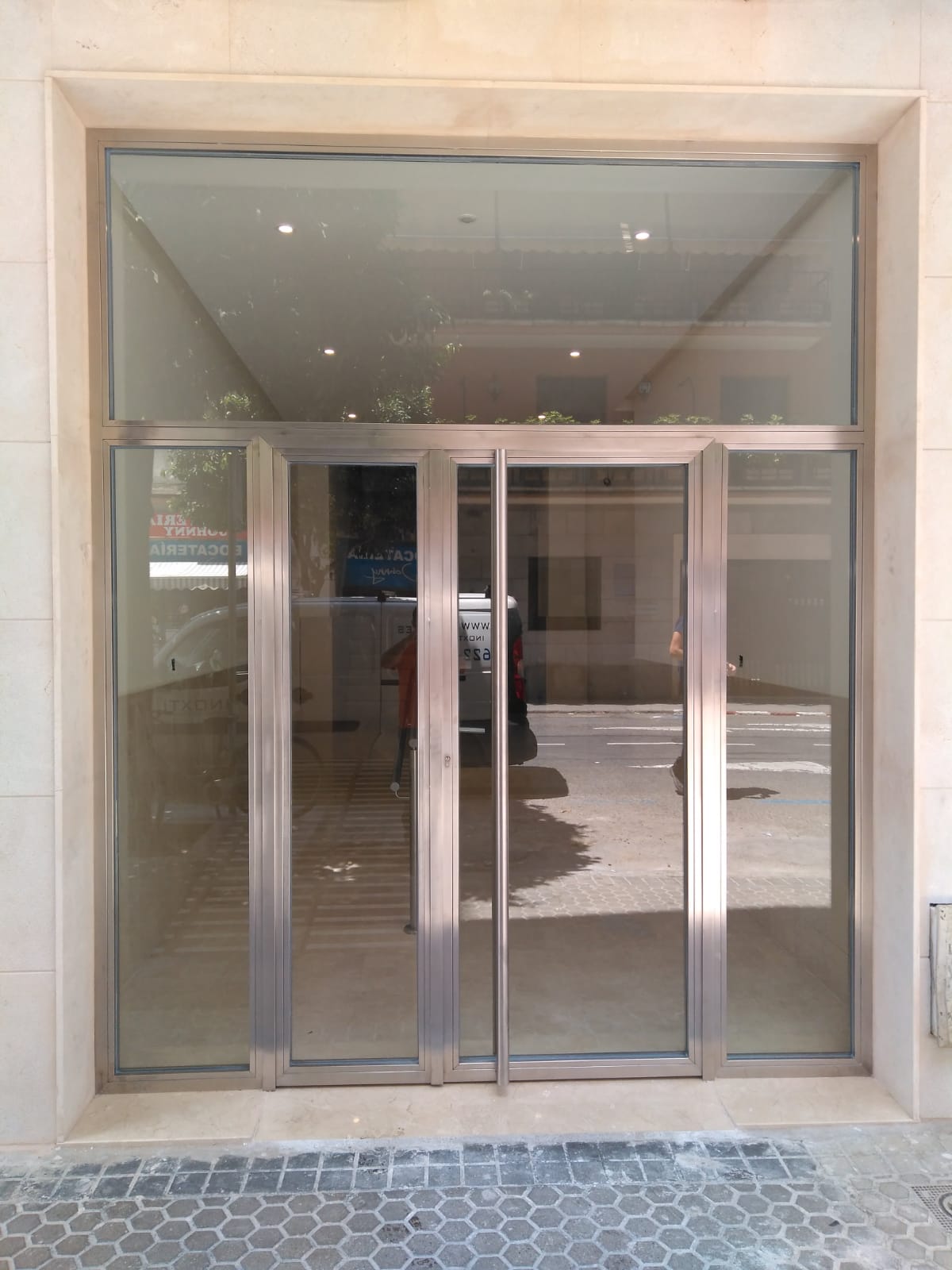 Puerta acero inoxidable · 6
