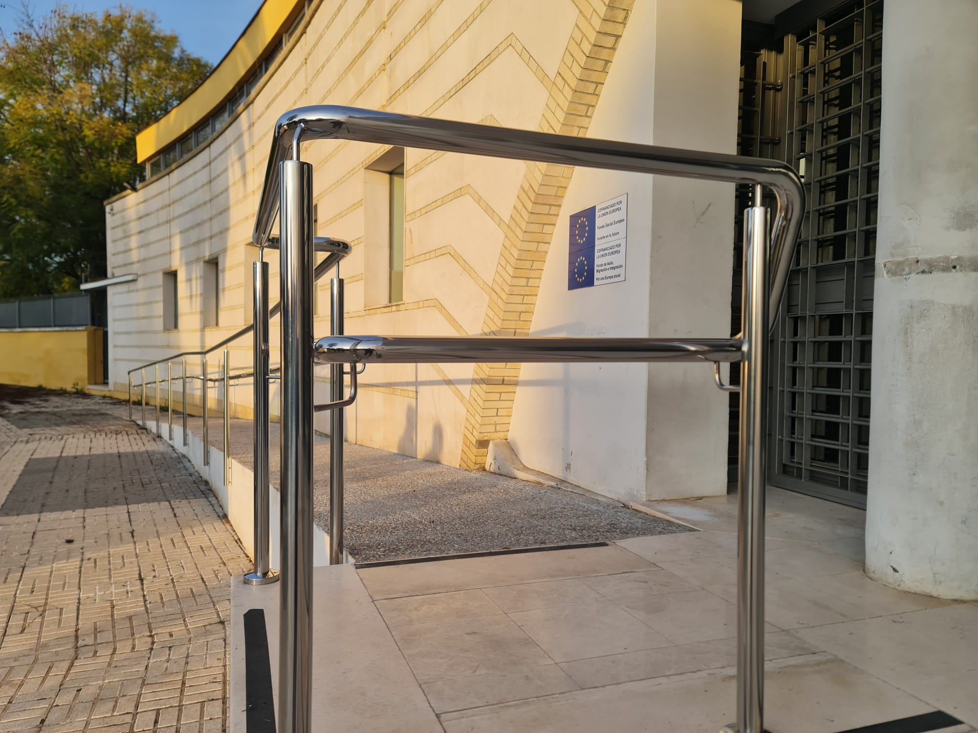 Locales y obra